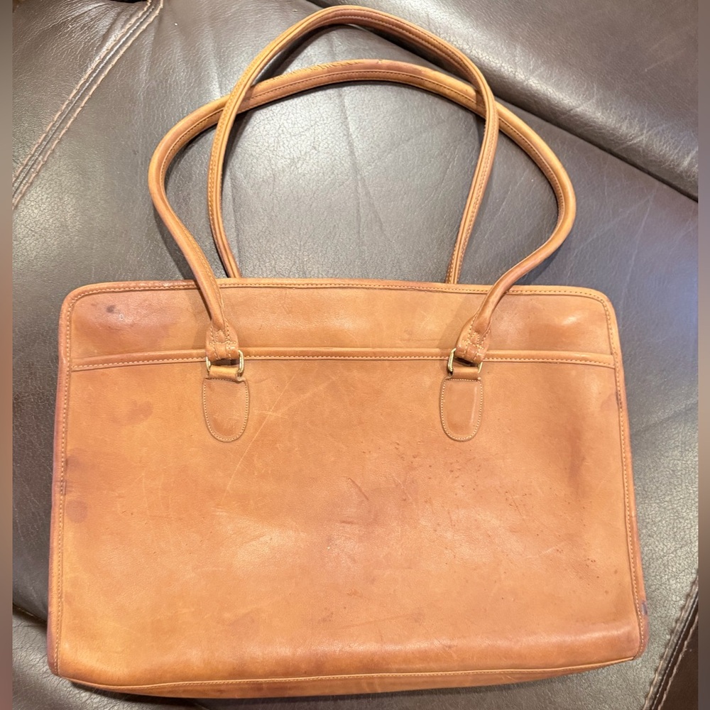 Vintage Coach British Tan Leather Tote - Picture 6 of 14
